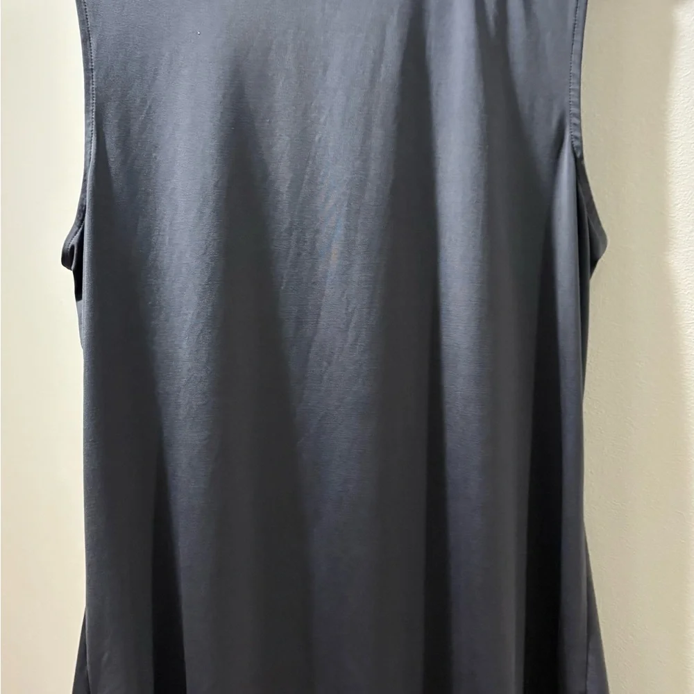 Elegant Gray Sleeveless Drape Top - Picture 5 of 5